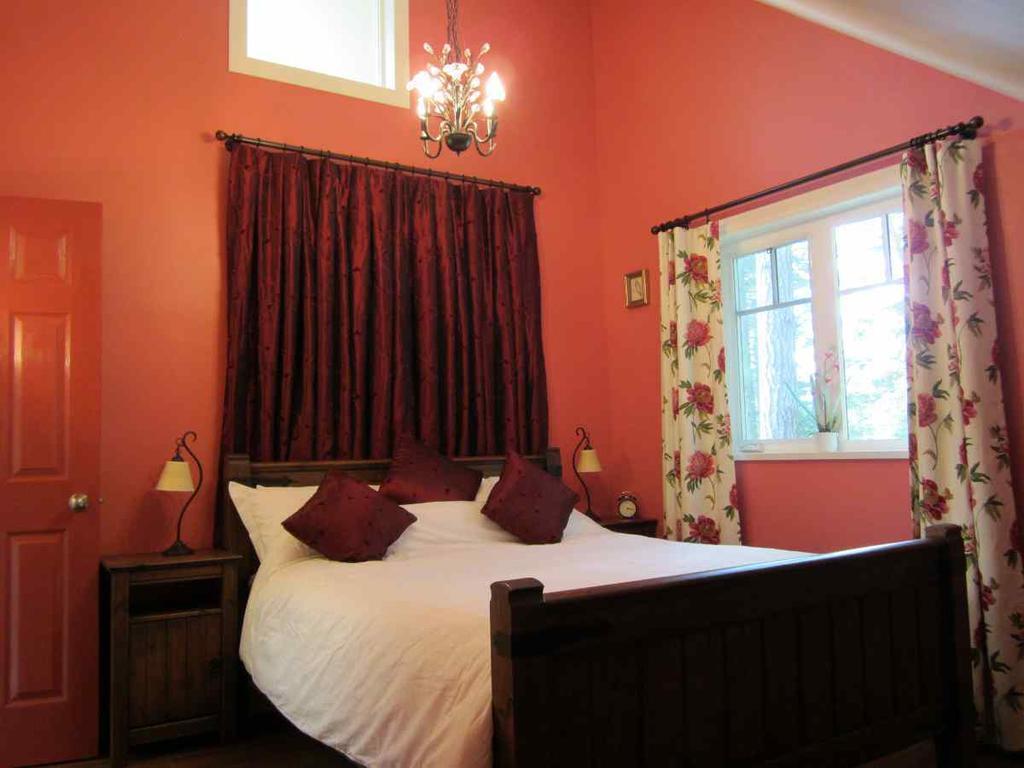 Cosy Woodpecker Cottage Fernwood Exterior photo